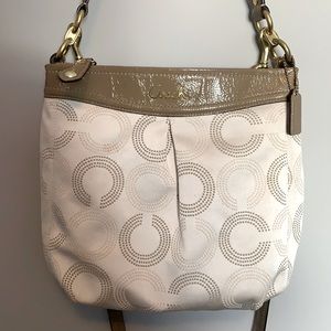 Coach purse over shoulder strap NOA1373-F20088